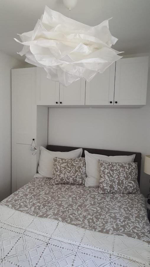 Lili Apartment Split